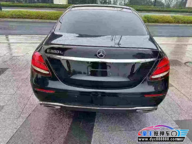 19年奔驰E轿车抵押车出售