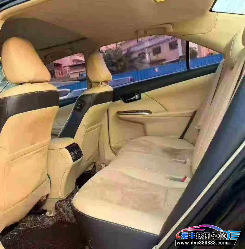 17年丰田凯美瑞轿车抵押车出售