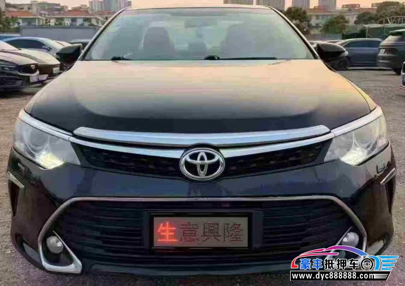 17年丰田凯美瑞轿车抵押车出售