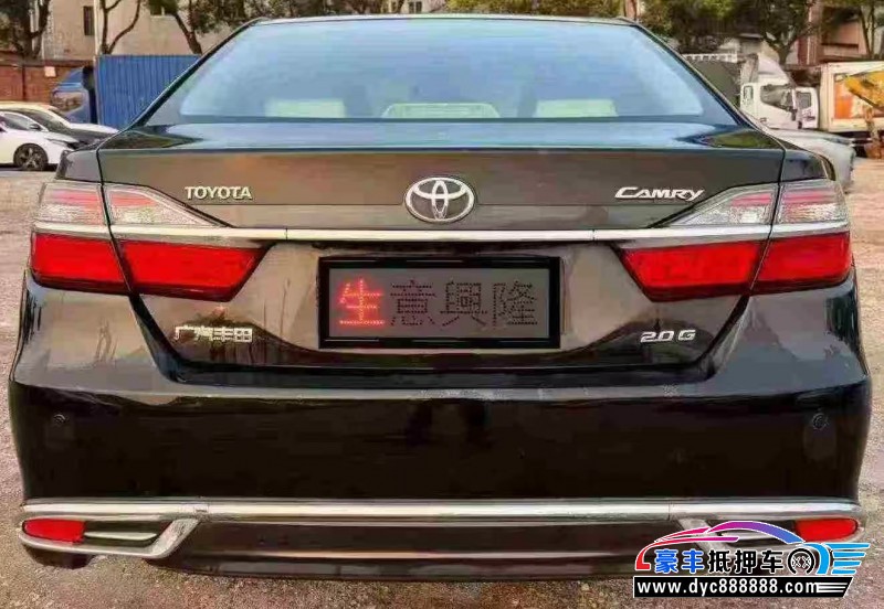 17年丰田凯美瑞轿车抵押车出售