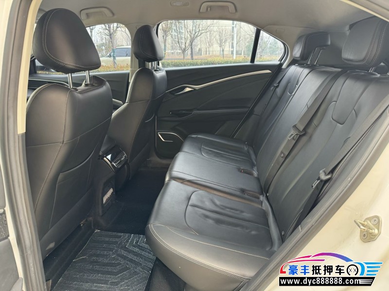 23年哪吒U轿车抵押车出售