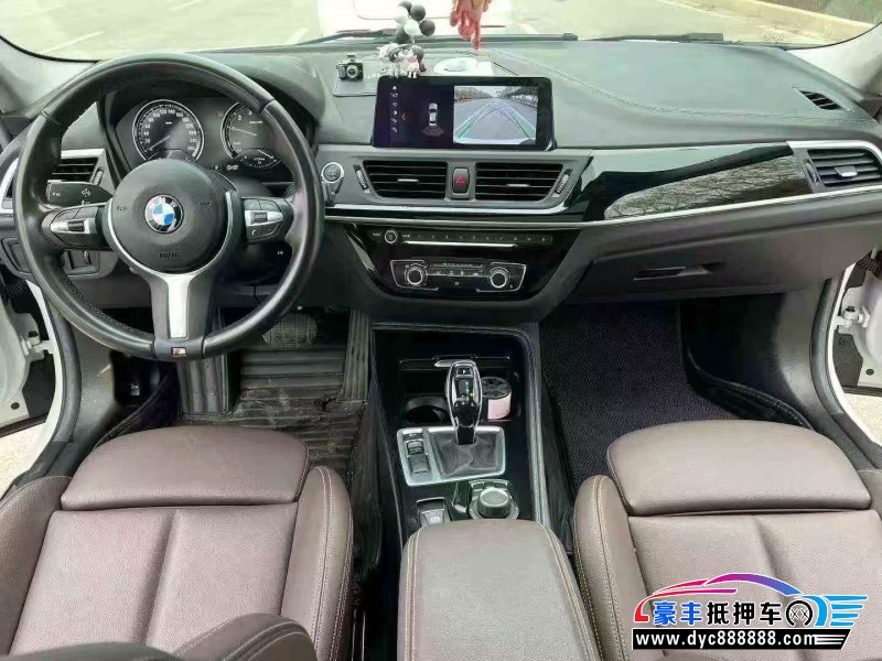 20年宝马1系轿车抵押车出售