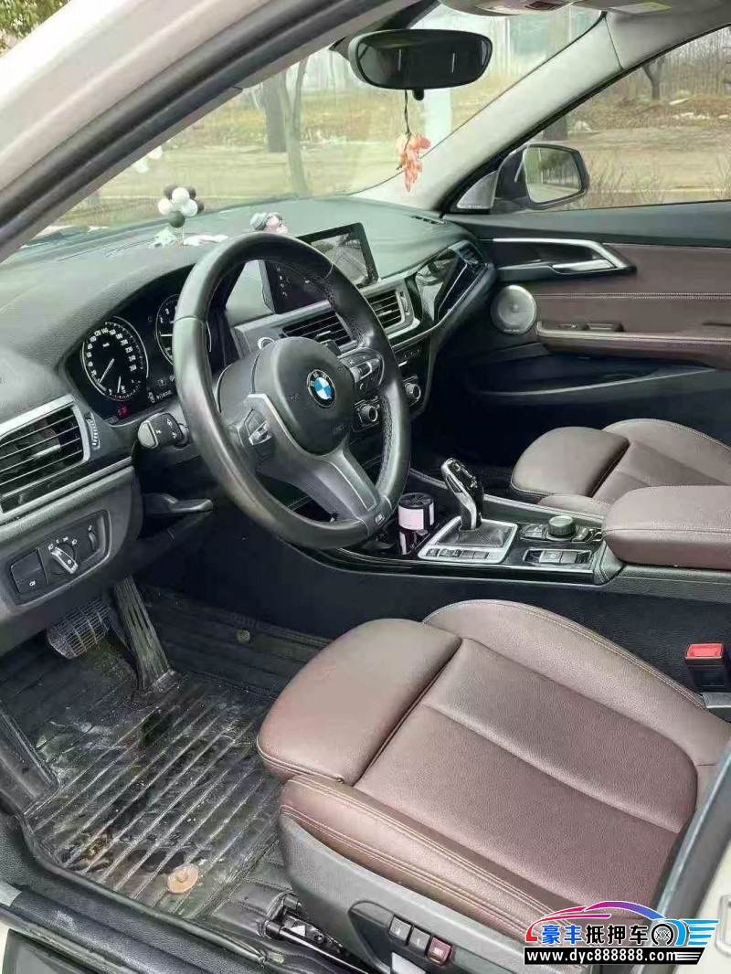 20年宝马1系轿车抵押车出售