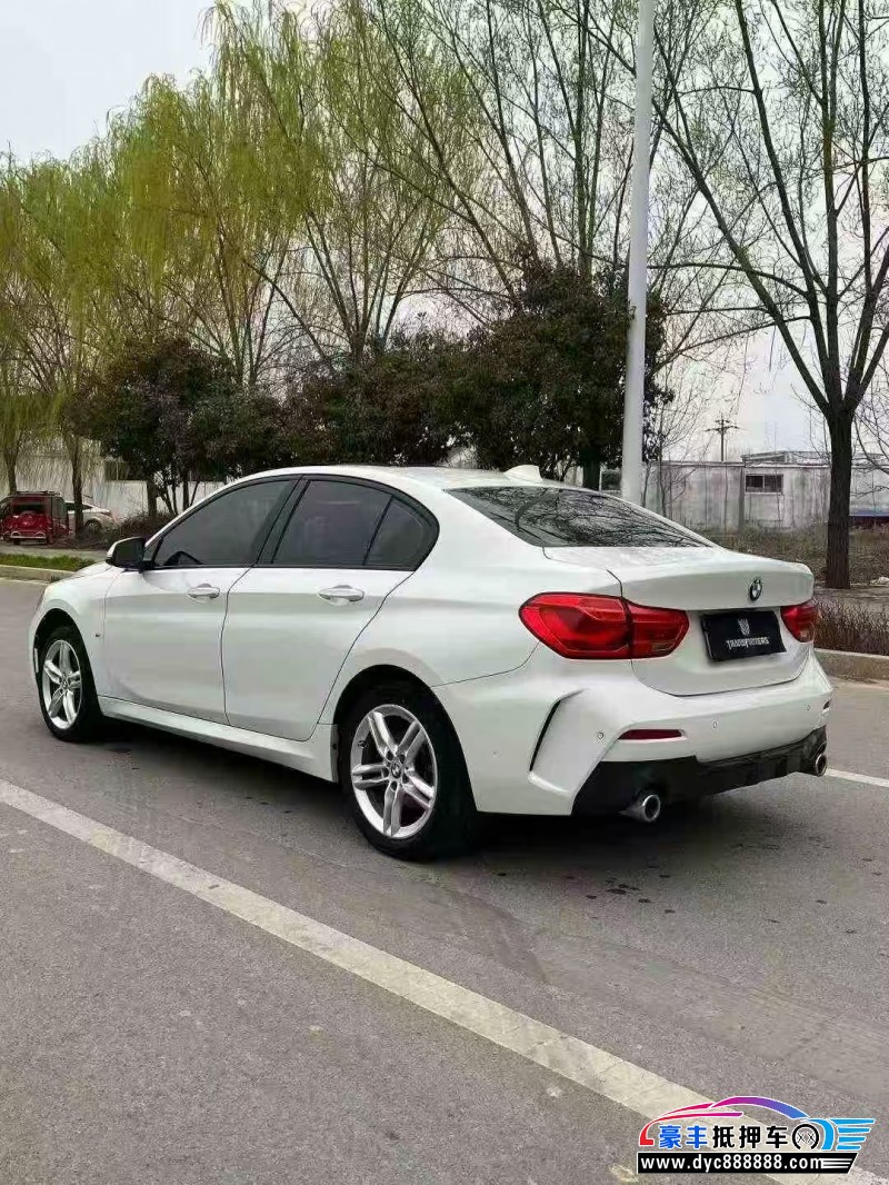 20年宝马1系轿车抵押车出售