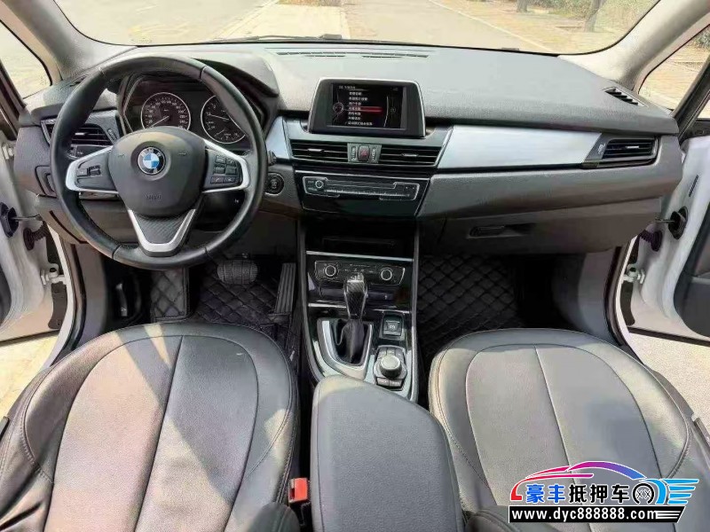 17年宝马2系轿车抵押车出售