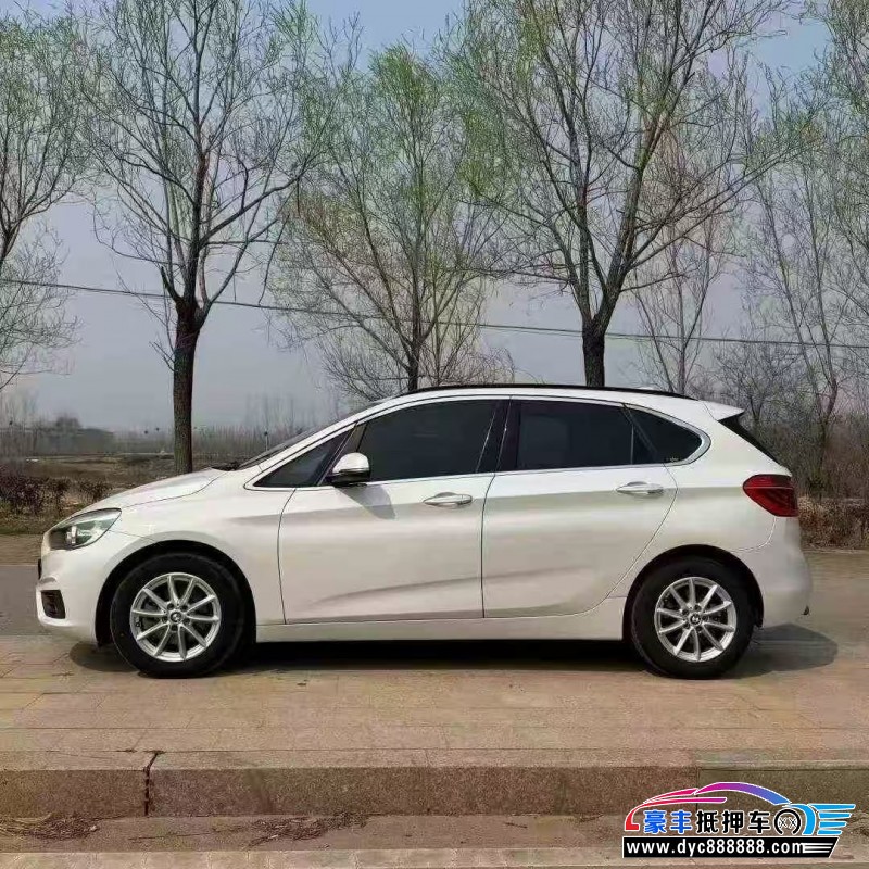 17年宝马2系轿车抵押车出售