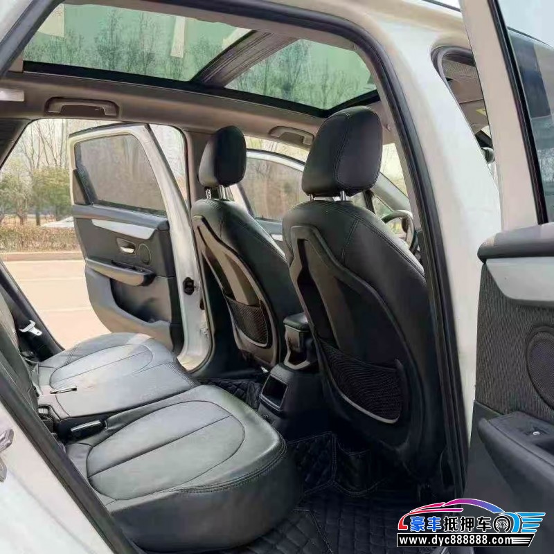 17年宝马2系轿车抵押车出售