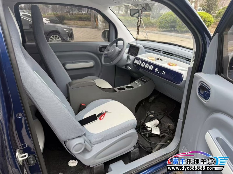 28年奔腾小马轿车抵押车出售