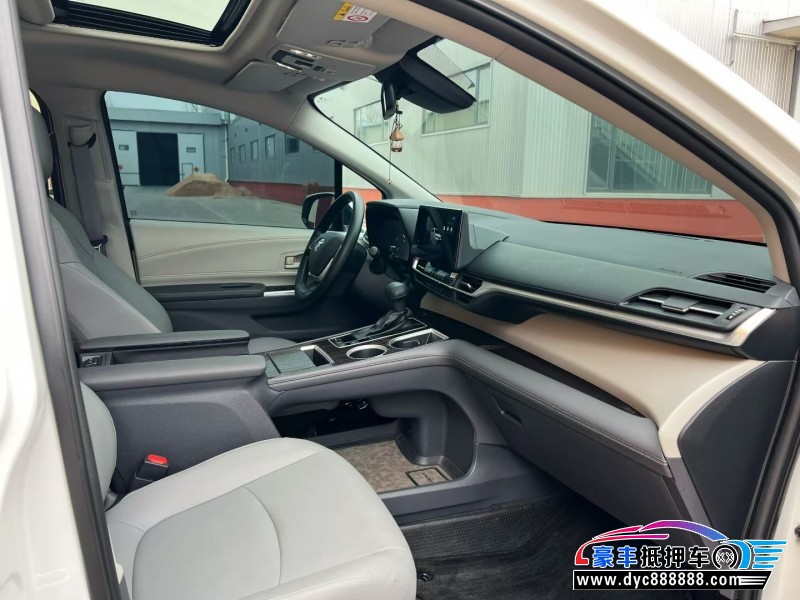 24年丰田格瑞维亚轿车抵押车出售