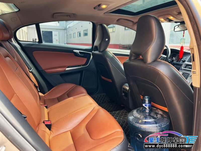 16年沃尔沃S60轿车抵押车出售