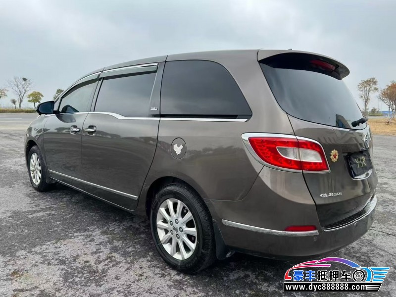 13年别克GL8轿车抵押车出售