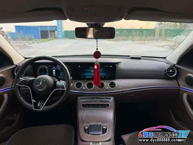 22年奔驰E轿车抵押车出售