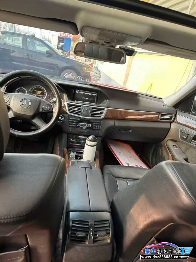 13年奔驰E轿车抵押车出售