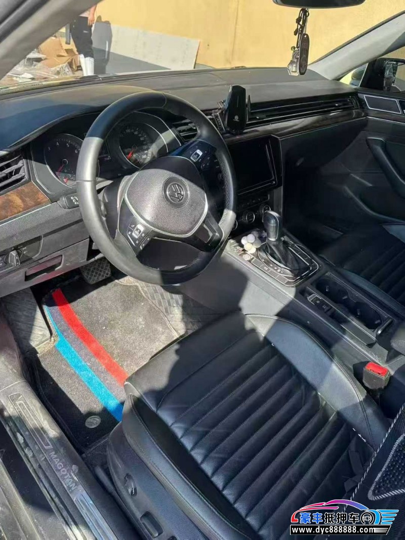 19年大众迈腾轿车抵押车出售