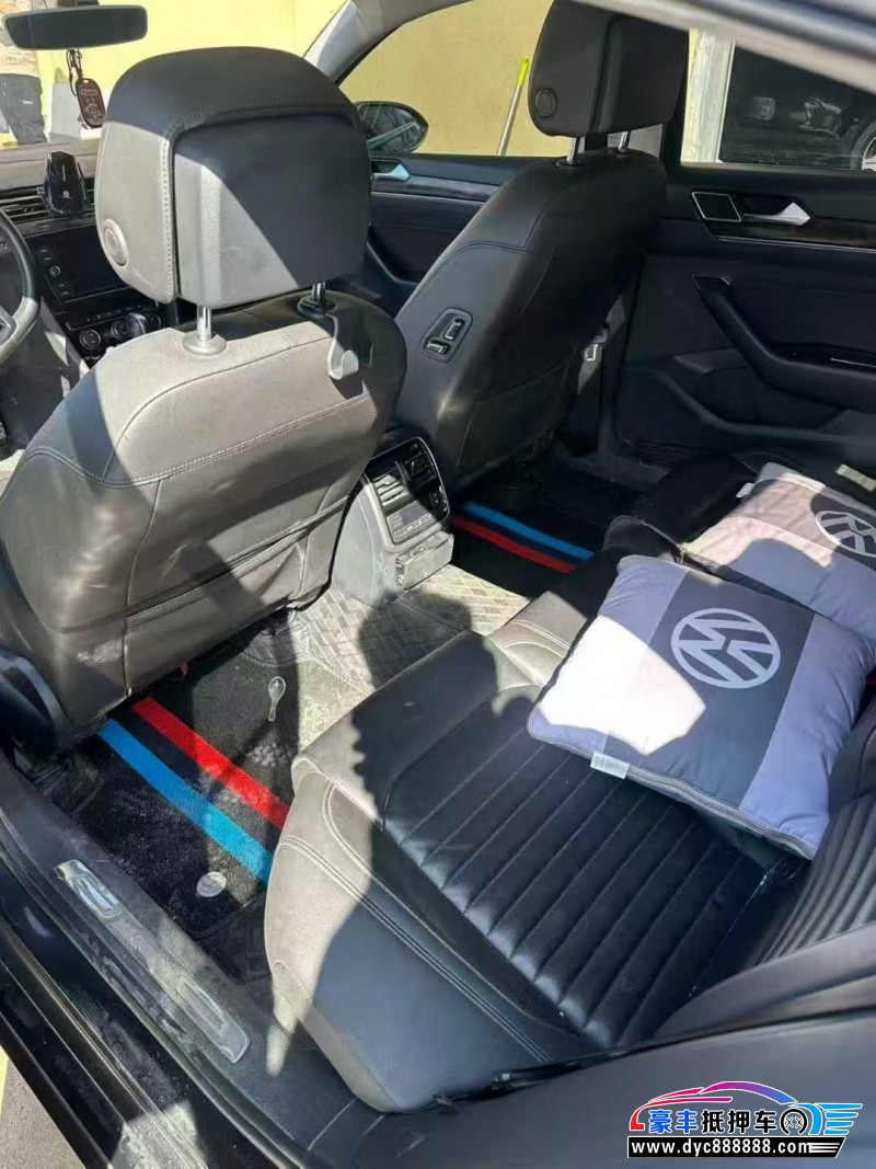 19年大众迈腾轿车抵押车出售