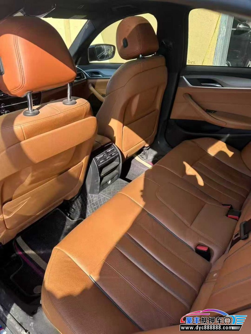 18年宝马5系轿车抵押车出售