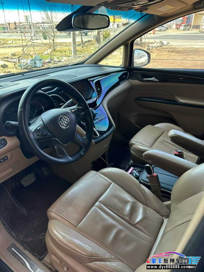 18年别克GL8轿车抵押车出售