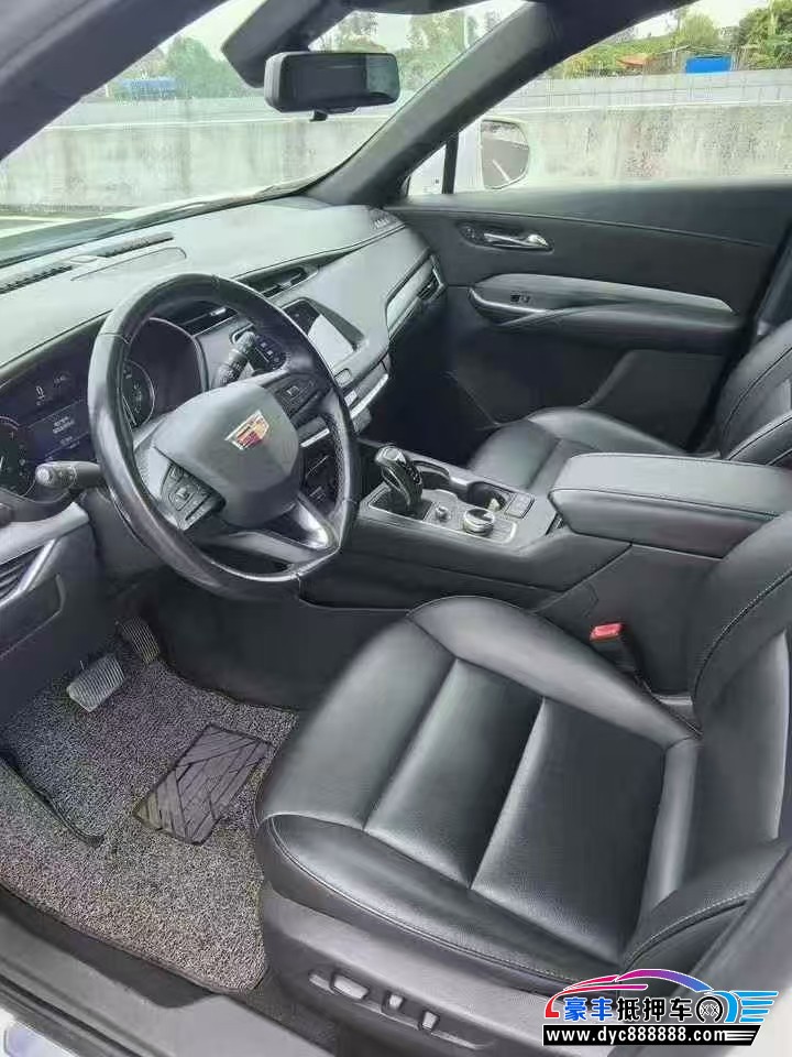 18年凯迪拉克XT4轿车抵押车出售