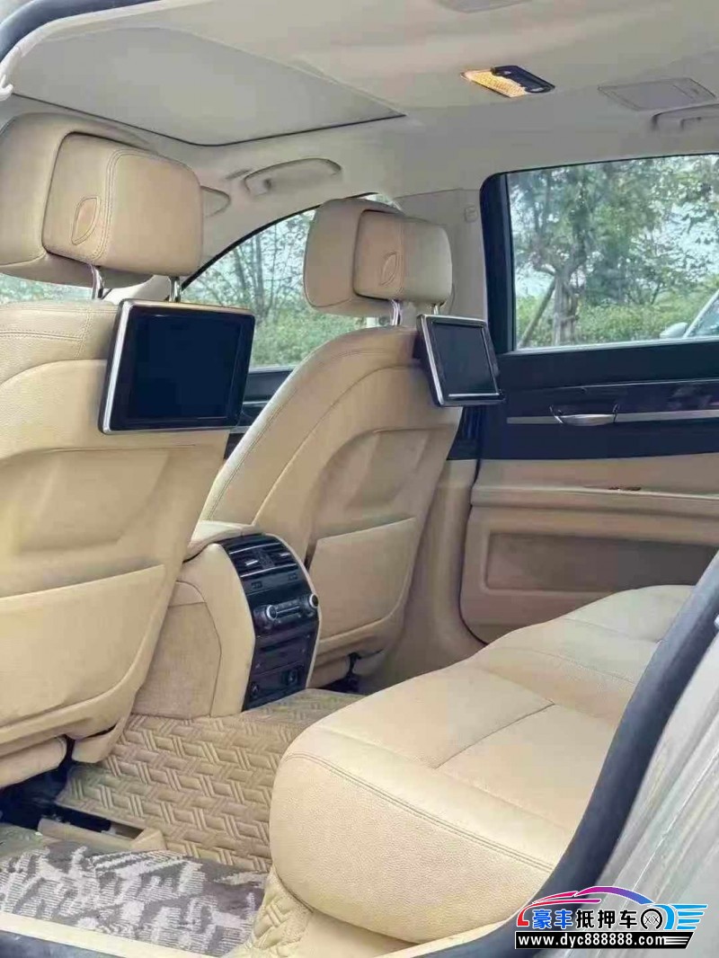 14年宝马7系轿车抵押车出售