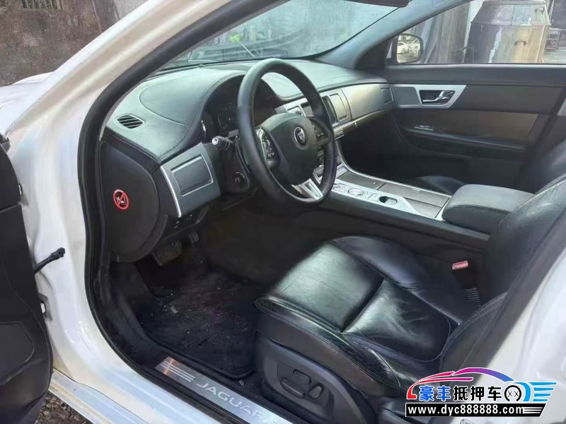 15年捷豹XF轿车抵押车出售