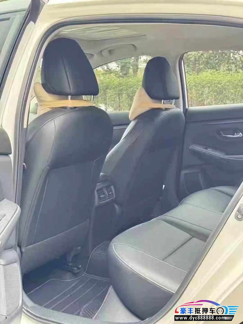 25年日产轩逸轿车抵押车出售