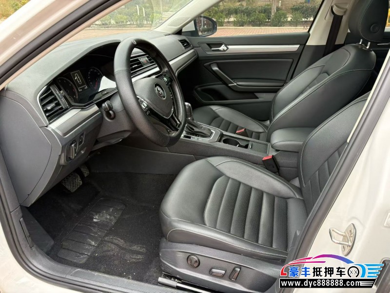 20年大众凌渡轿车抵押车出售