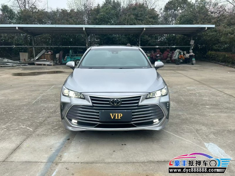 抵押车出售22年丰田亚洲龙轿车