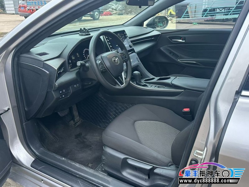 22年丰田亚洲龙轿车抵押车出售