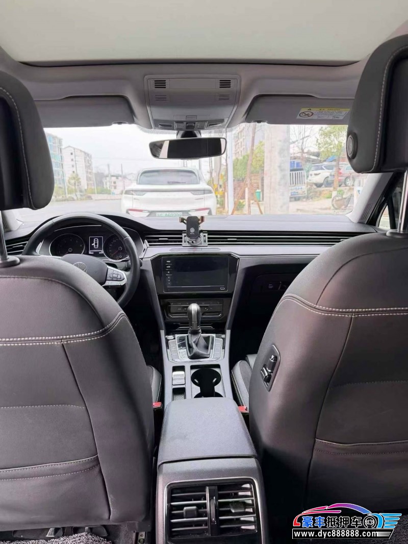 22年大众迈腾轿车抵押车出售