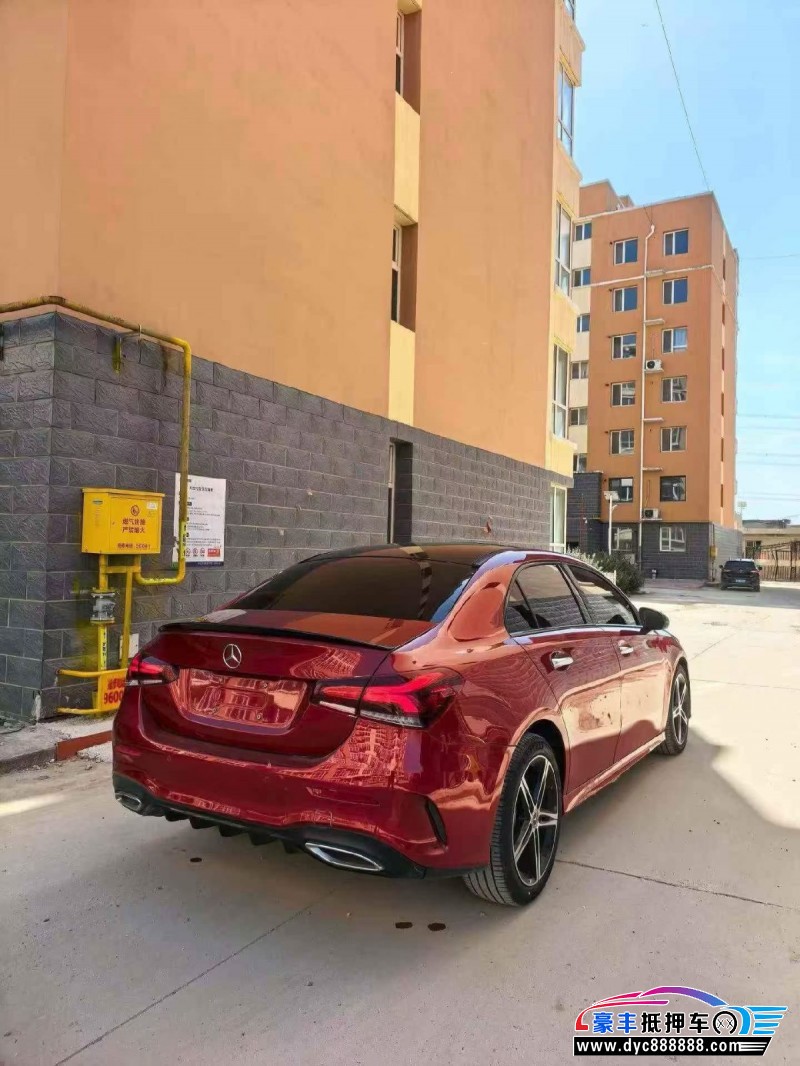 19年奔驰A轿车抵押车出售