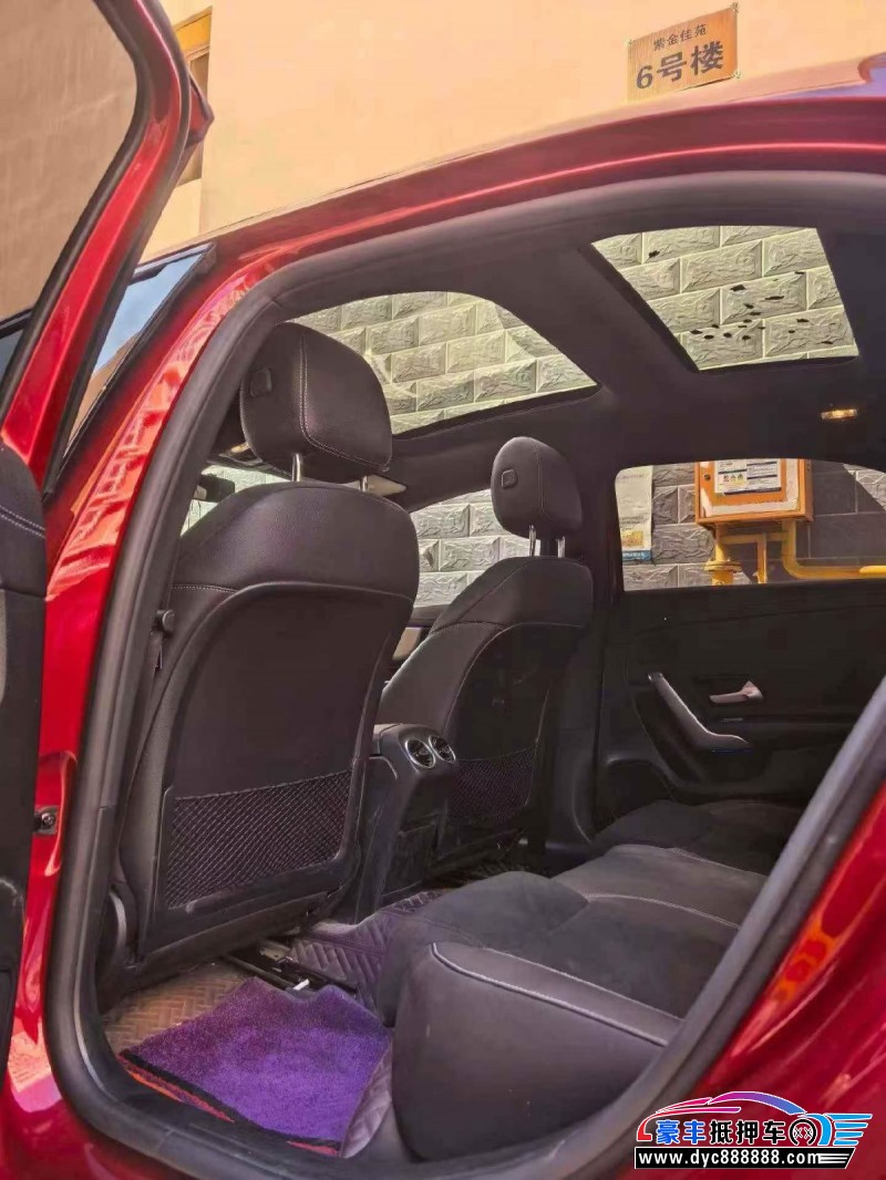 19年奔驰A轿车抵押车出售