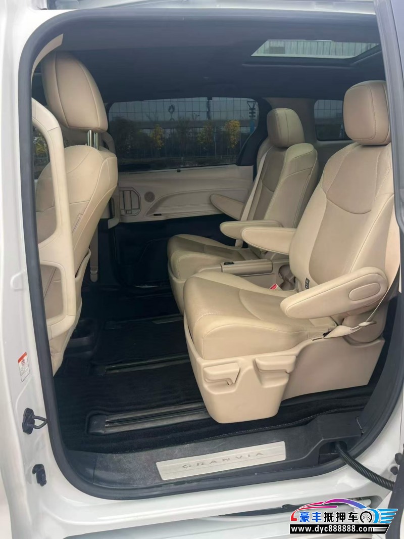 23年丰田格瑞维亚轿车抵押车出售