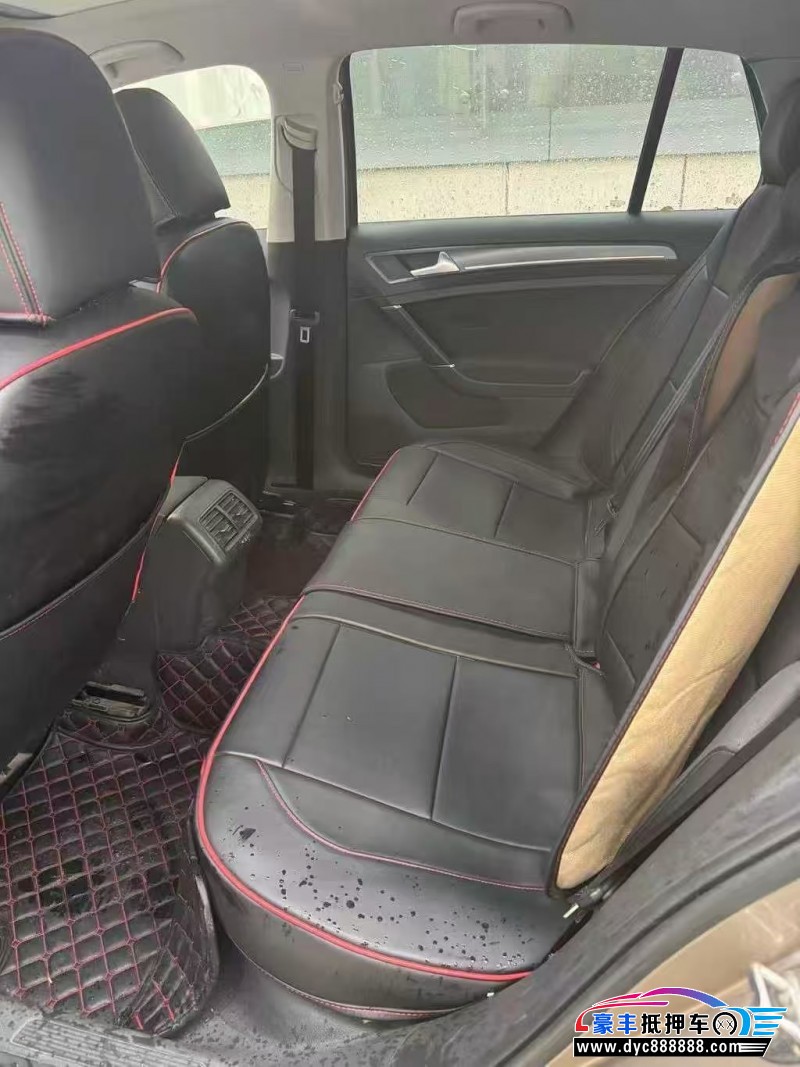 17年大众高尔夫轿车抵押车出售