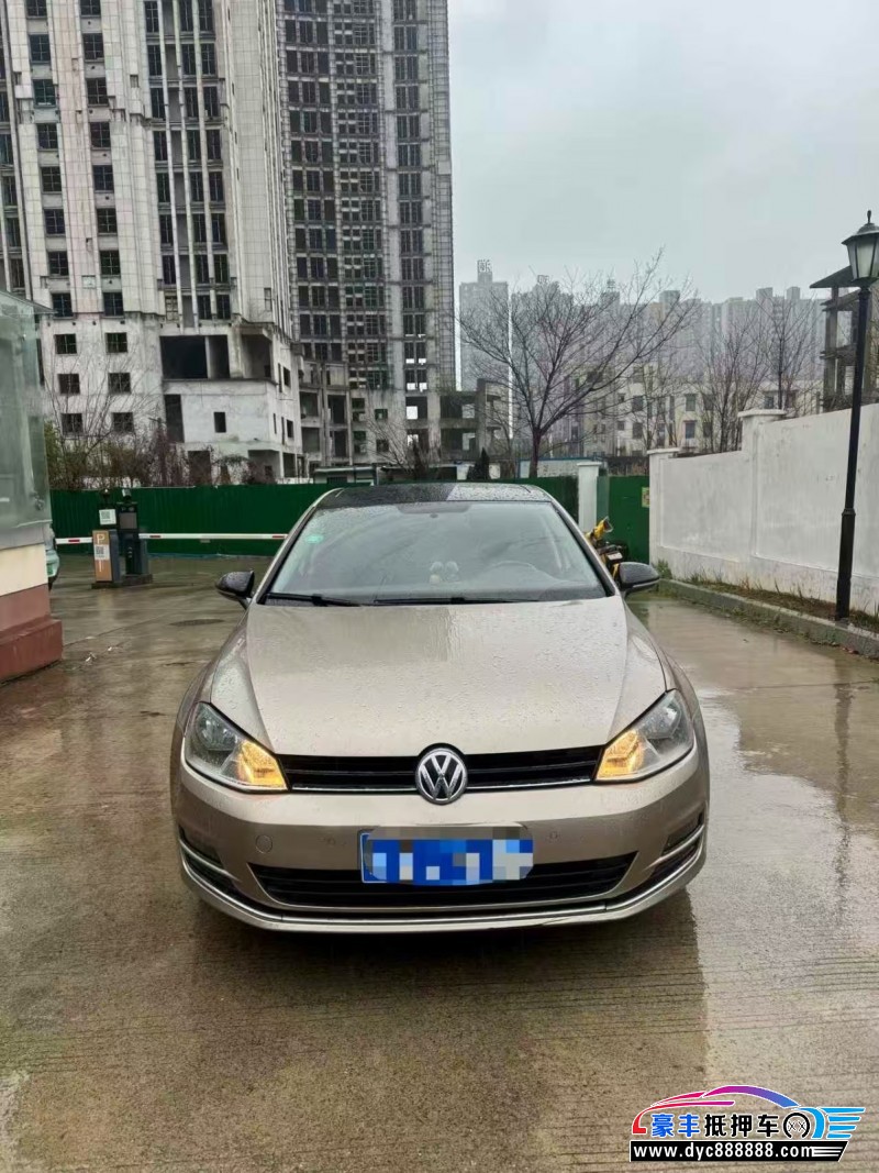 17年大众高尔夫轿车抵押车出售