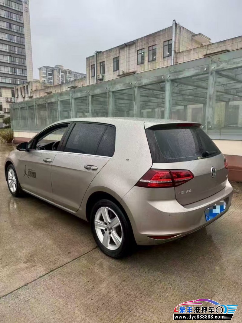17年大众高尔夫轿车抵押车出售