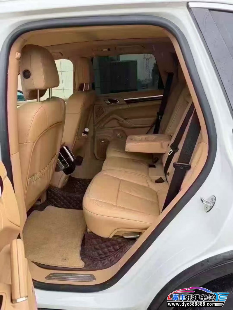 14年保时捷卡宴轿车抵押车出售