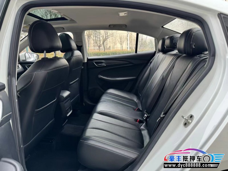 21年荣威i5轿车抵押车出售