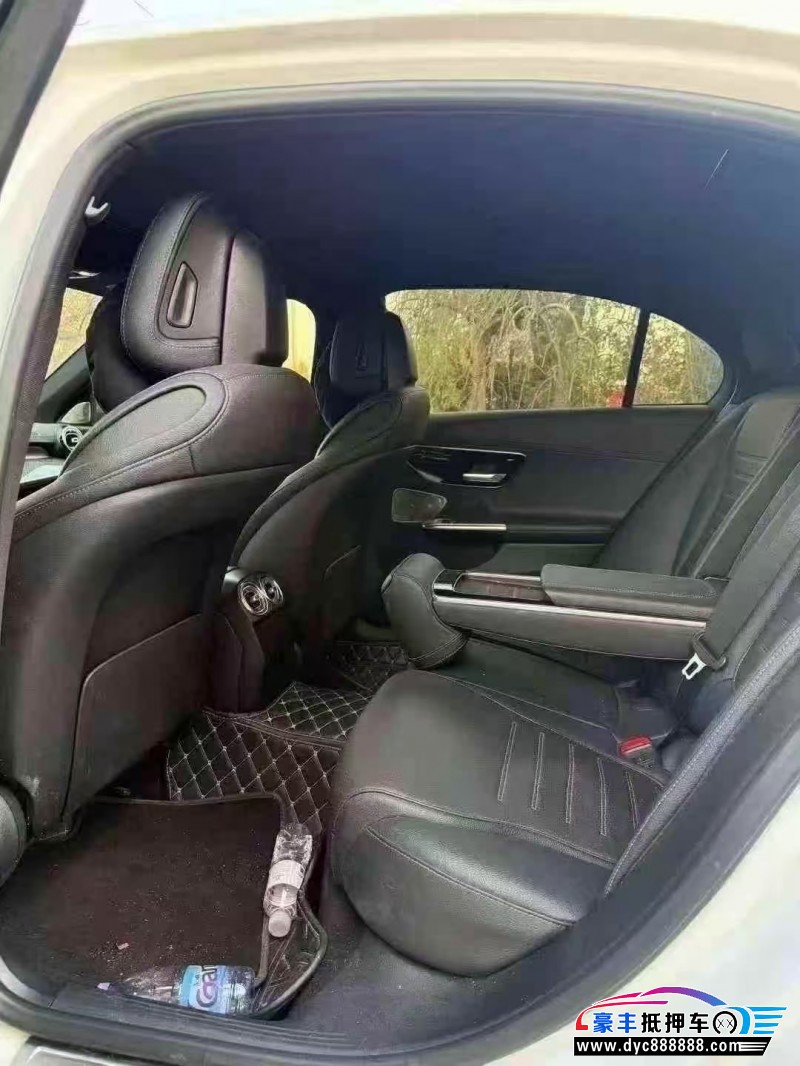 24年奔驰C轿车抵押车出售