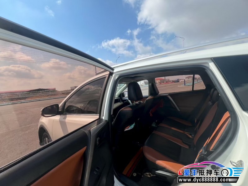 17年丰田RAV4轿车抵押车出售