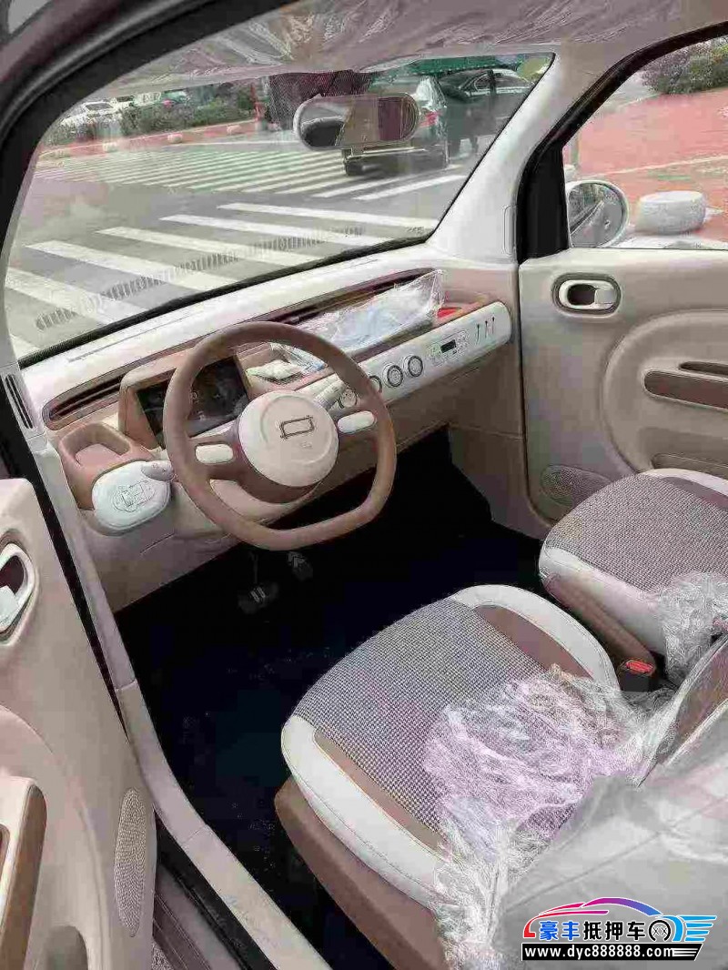 26年奔腾小马轿车抵押车出售