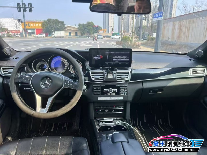 15年奔驰E轿车抵押车出售