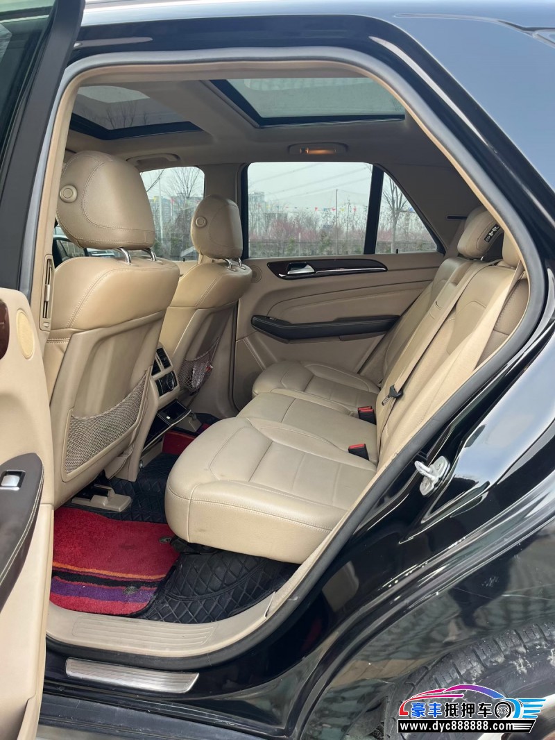 12年奔驰ML轿车抵押车出售