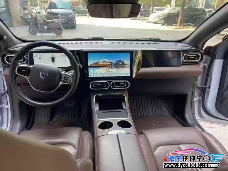 24年零跑c01轿车抵押车出售