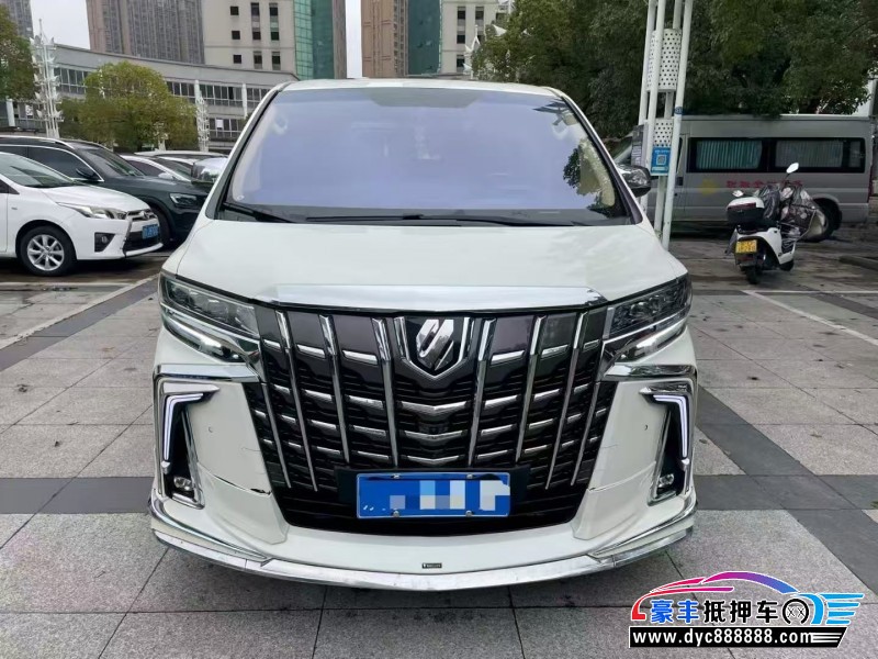 抵押车出售18年丰田埃尔法轿车