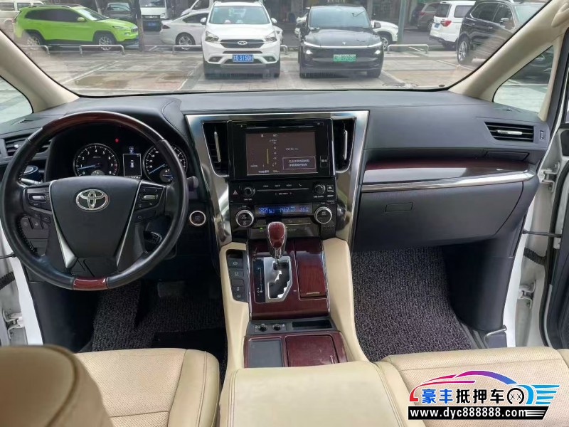 18年丰田埃尔法轿车抵押车出售