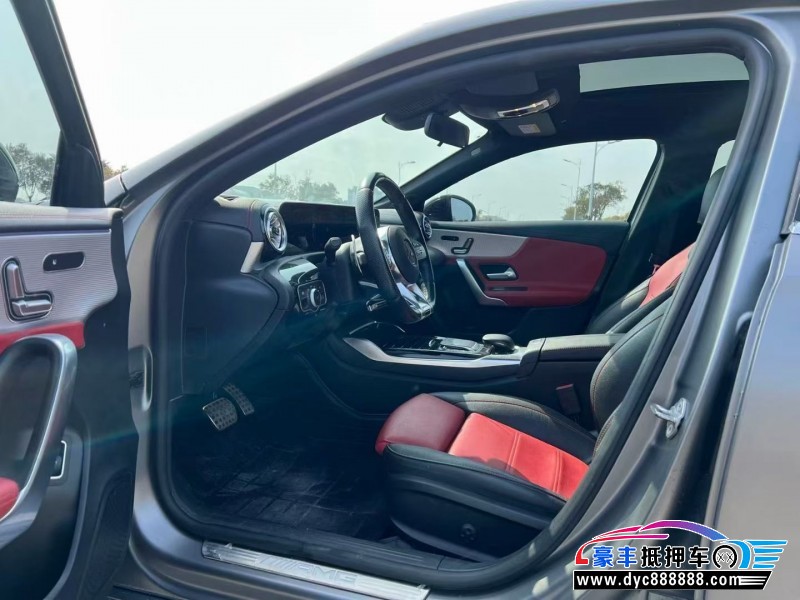 22年奔驰A级AMG轿车抵押车出售