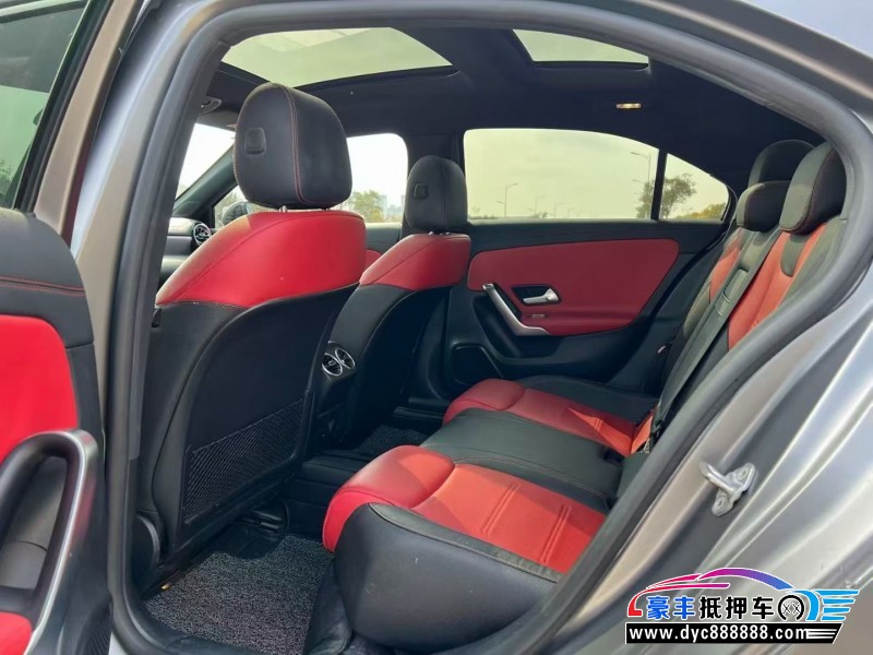 22年奔驰A级AMG轿车抵押车出售