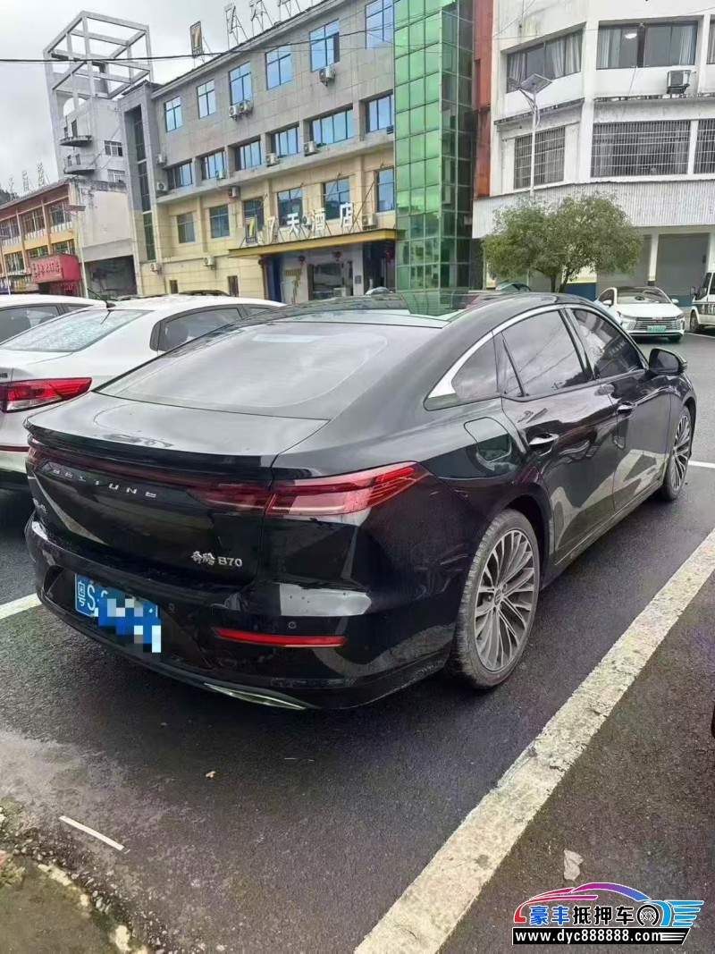 25年奔腾B70轿车抵押车出售