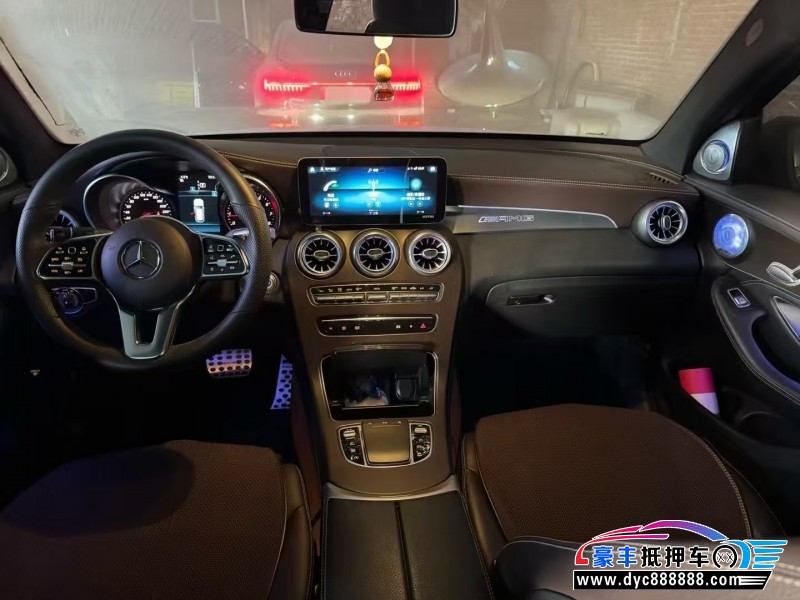 19年奔驰GLC轿车抵押车出售