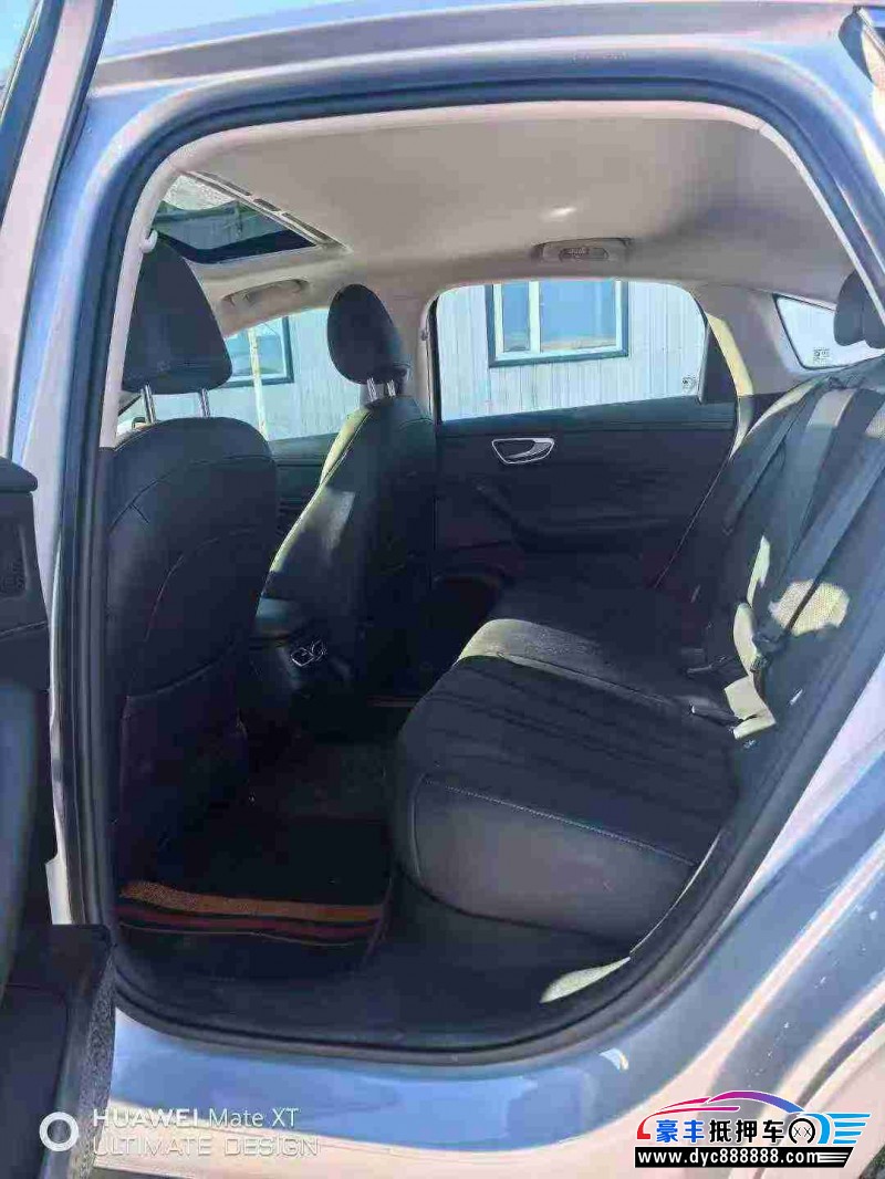 25年荣威D7轿车抵押车出售